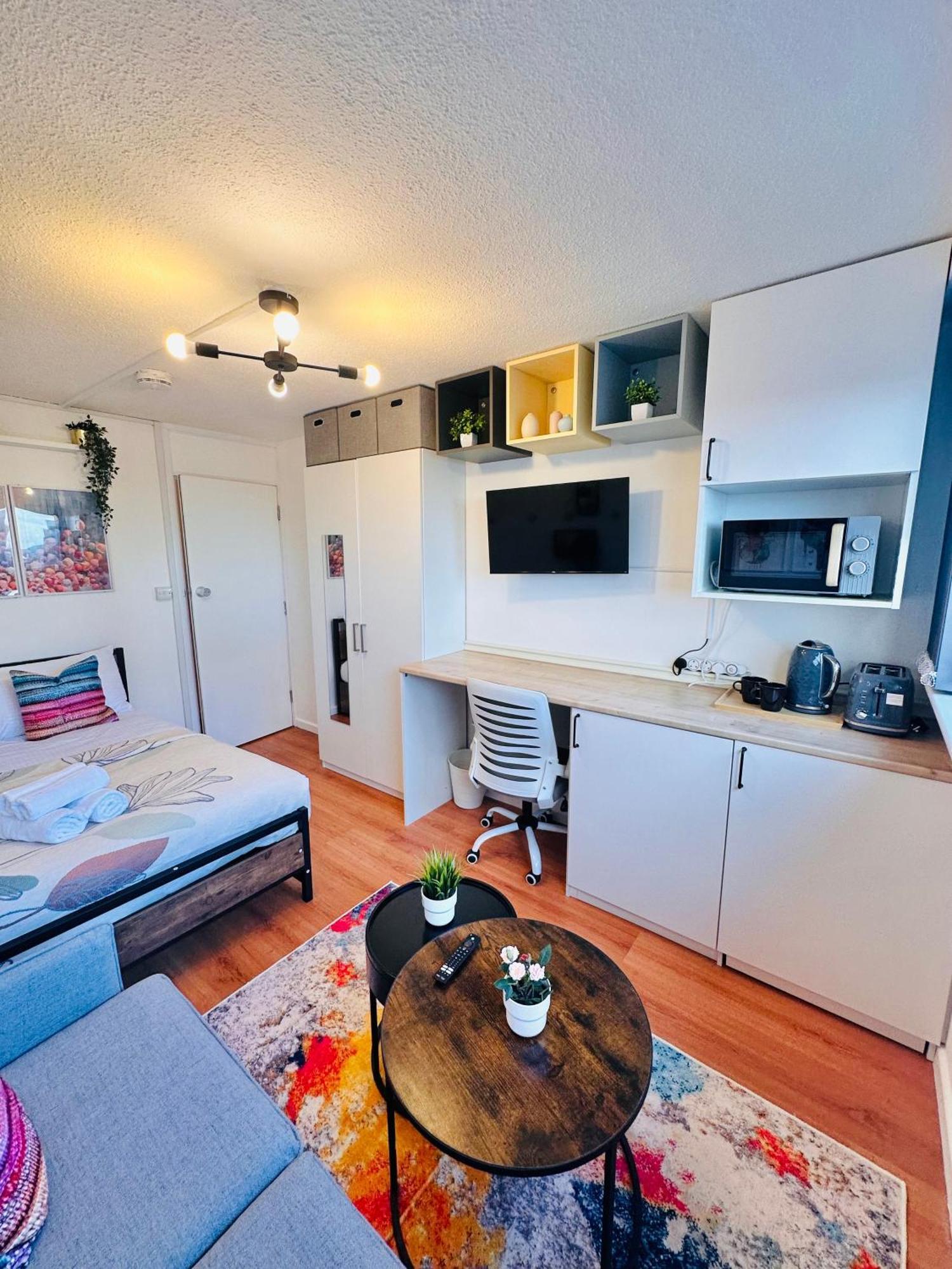 B - Newley Renovated Private Self-Contained Room In A Shared Apartment In Birmingham City Centre Exterior foto
